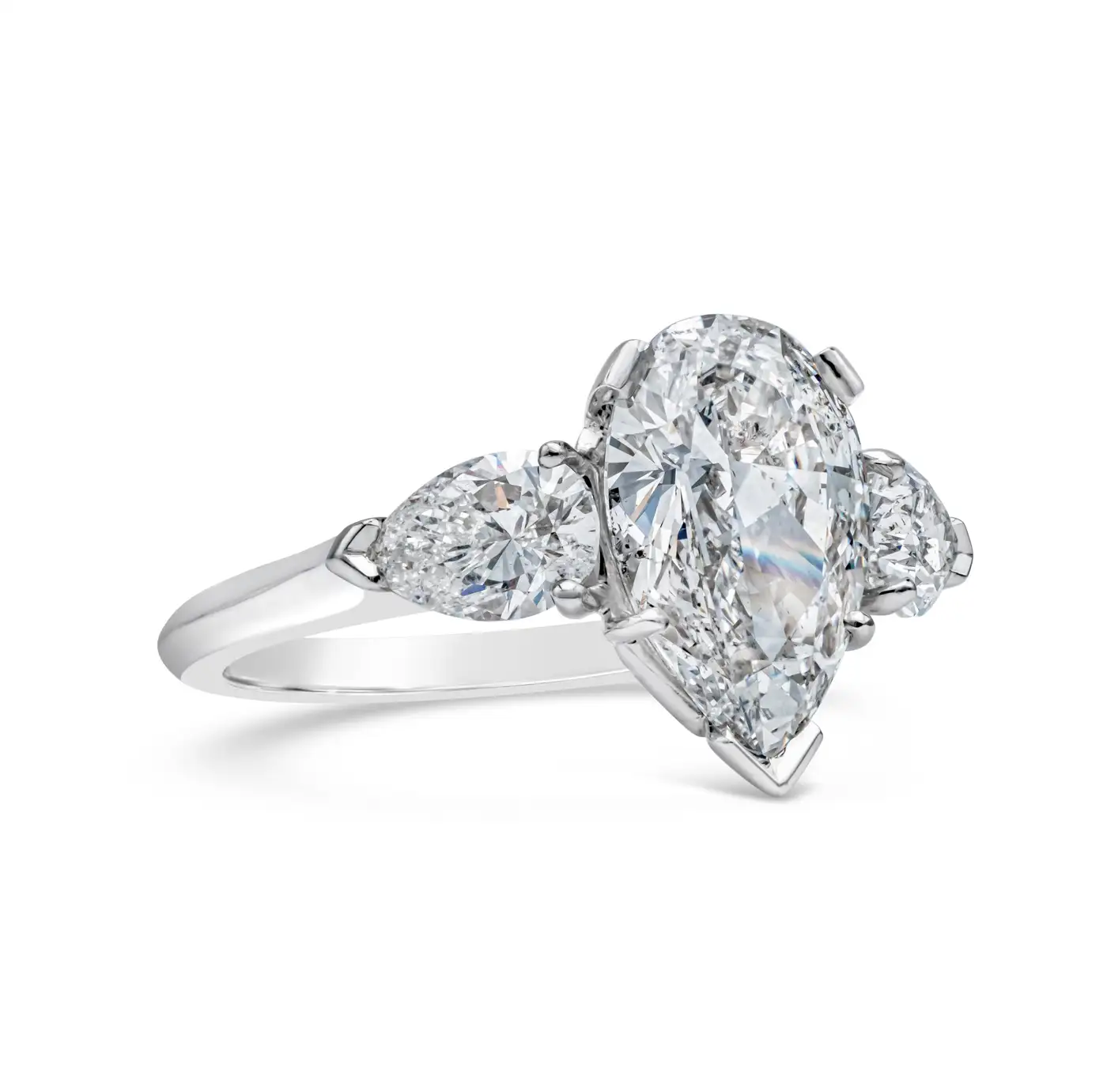 1.88-Carats-Pear-Shape-Diamond-Three-Stone-Engagement-Ring-GIA-Certified-5.webp