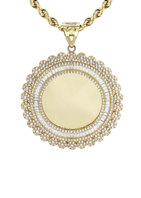 10K-Yellow-Gold-Round-Picture-Necklace-2-2.webp