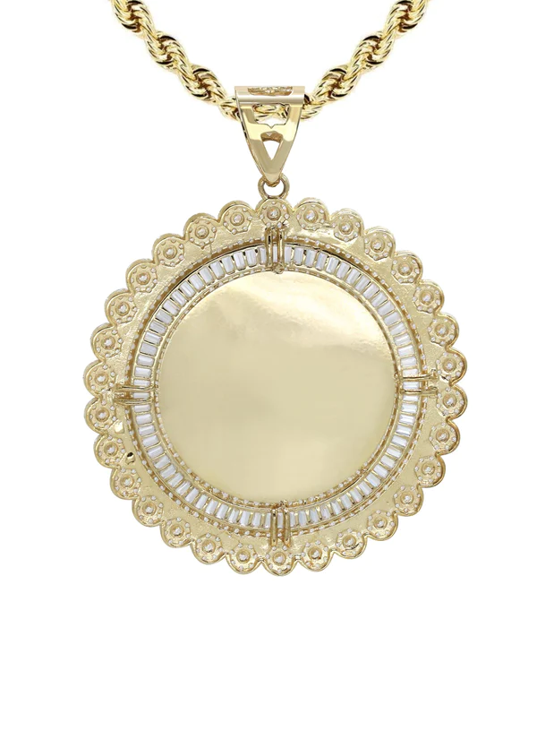 10K-Yellow-Gold-Round-Picture-Necklace-3-1.webp
