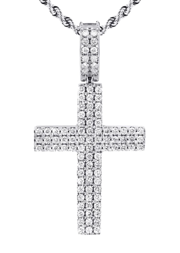 14K-White-Gold-Diamond-Cross-Necklace-2-13.webp