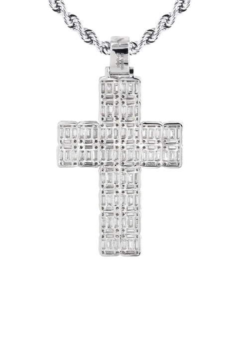 14K-White-Gold-Diamond-Cross-Necklace-3-15.webp