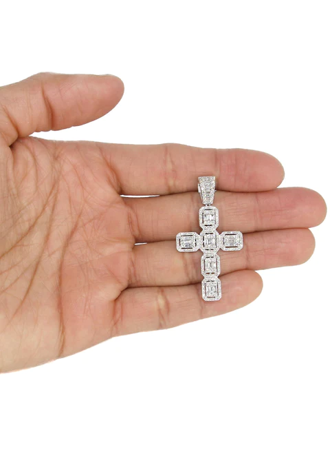 14K-White-Gold-Diamond-Cross-Necklace-5-16.webp