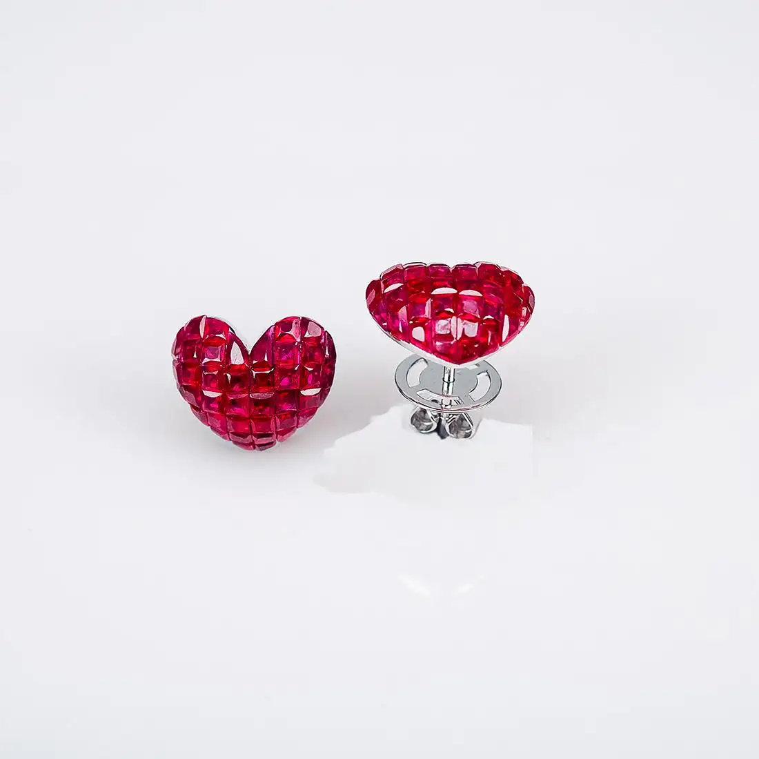 18-Karat-White-Gold-Ruby-Stud-Heart-Earrings-6.webp