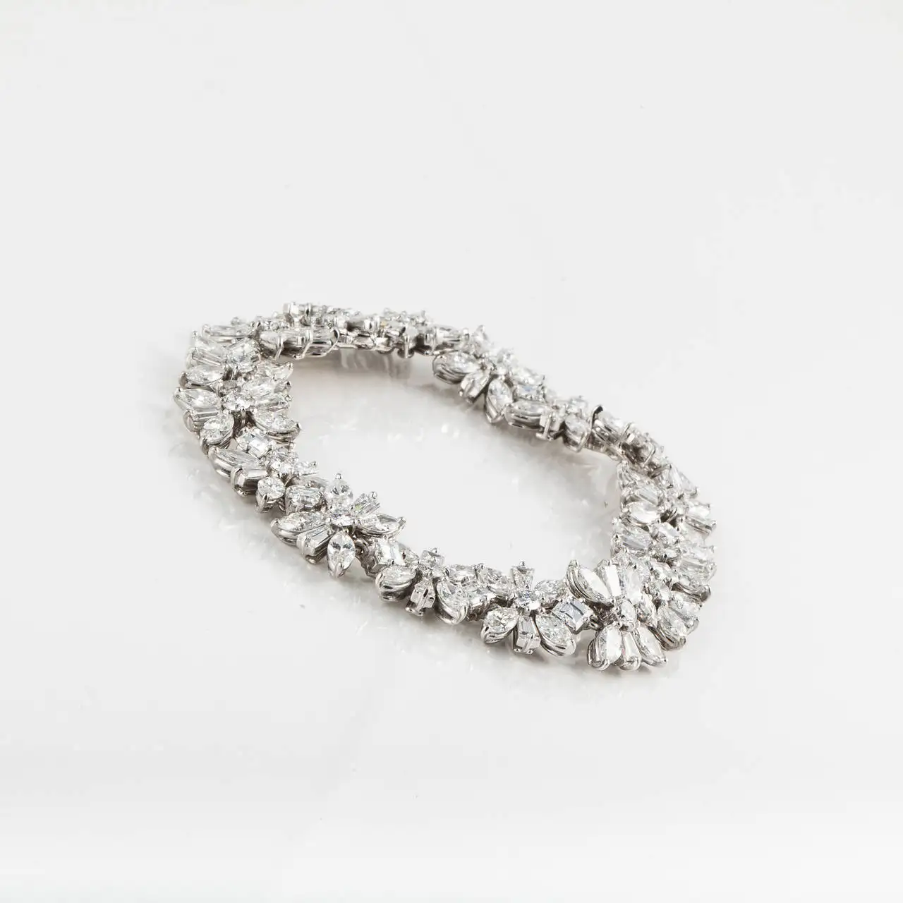 1950s-Cartier-Diamond-Platinum-Bracelet-4.webp