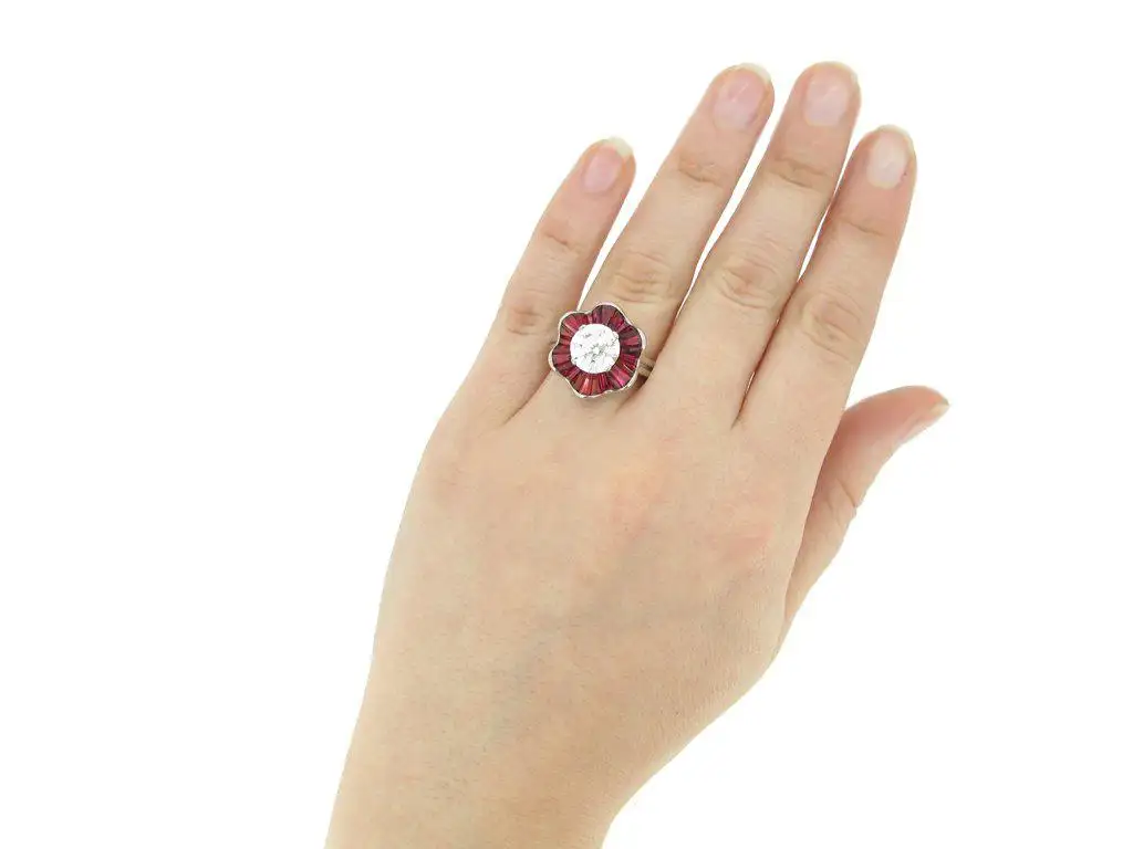 1970s-Oscar-Heyman-Brothers-Ruby-Diamond-Platinum-Cluster-Ring-3.webp