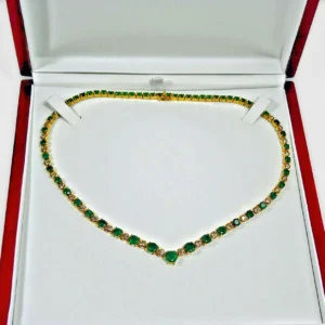 22.00 Carat AAA Colombian Emerald Diamond Necklace 18 Karat Yellow Gold