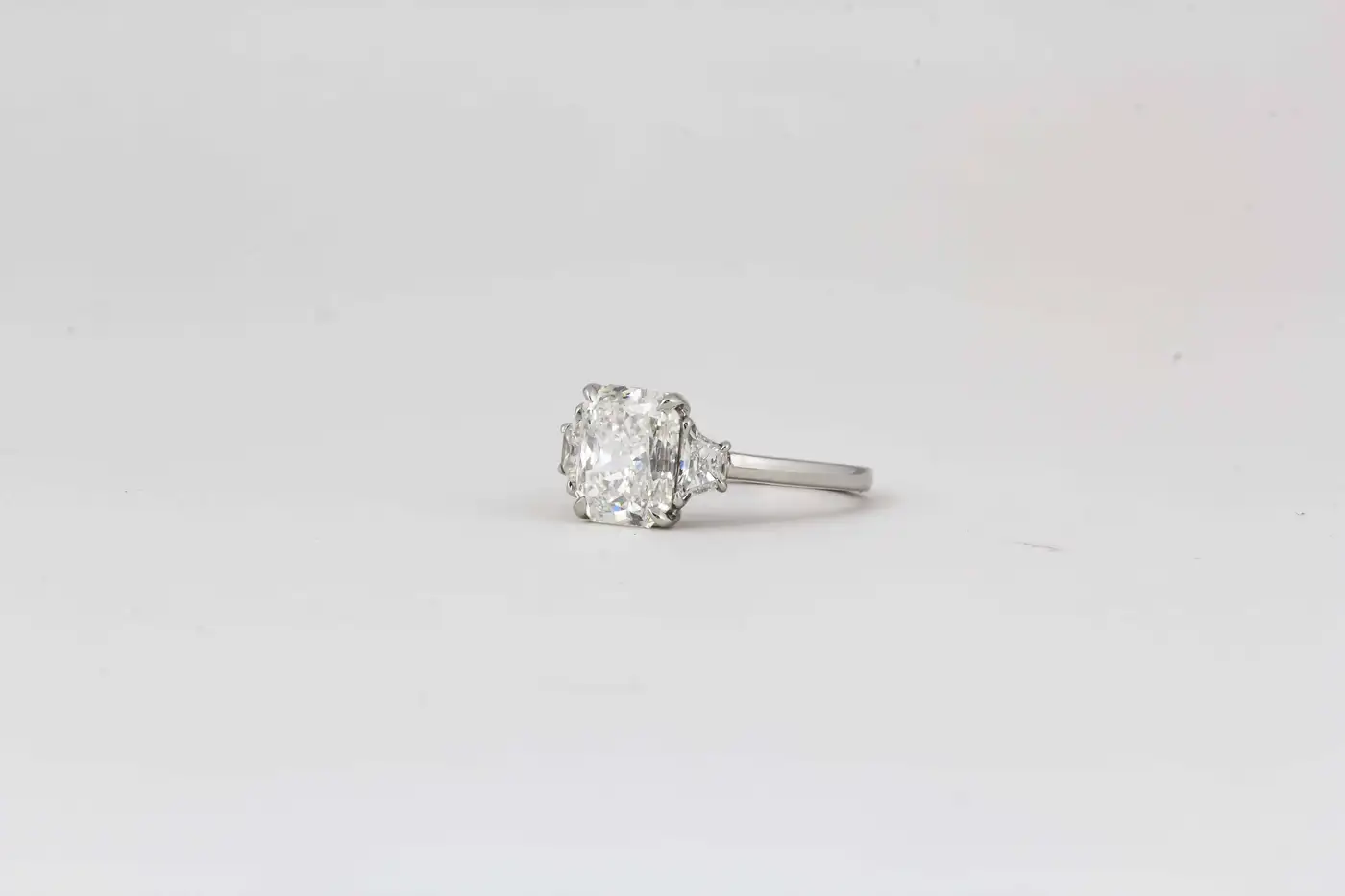 3-Carat-GIA-Radiant-Cut-Diamond-Engagement-Platinum-Ring-4.webp