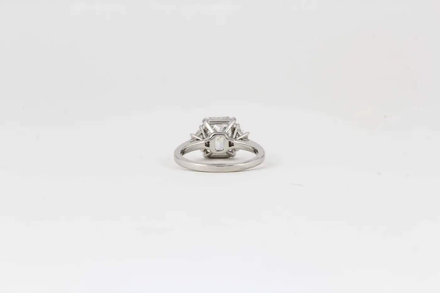 3-Carat-GIA-Radiant-Cut-Diamond-Engagement-Platinum-Ring-5.webp