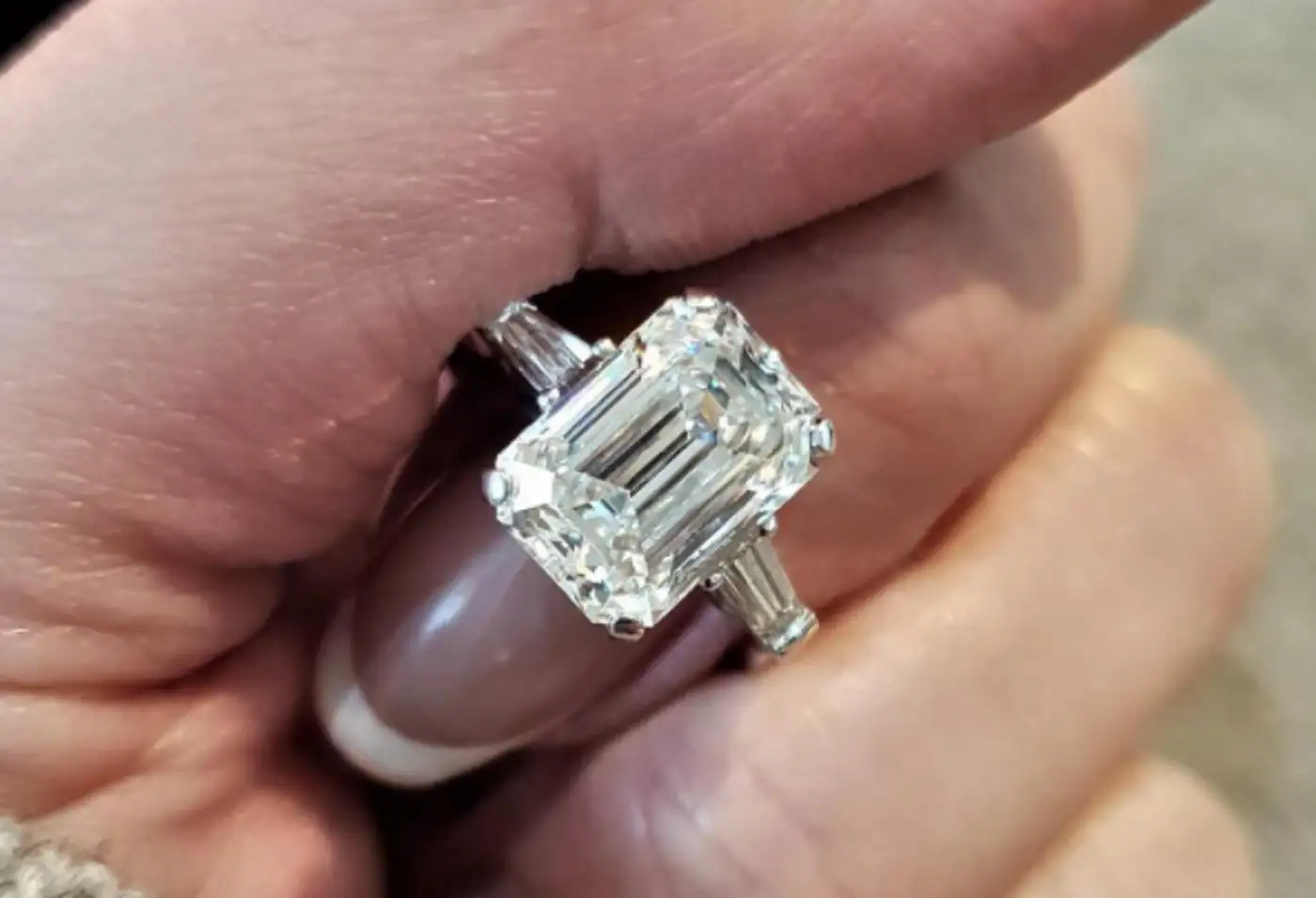 3.01-Carat-Emerald-Cut-Diamond-VS1-Clarity-GIA-Certified-3.webp