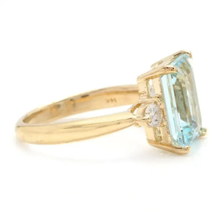 3.28-Carat-Impressive-Natural-Aquamarine-and-Diamond-14-Karat-Yellow-Gold-Ring-6.webp