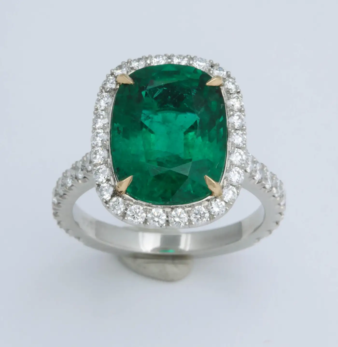 5-Carat-Green-Emerald-Cushion-Cut-Diamond-Halo-Ring-GIA-Certified-No-Oil-3.webp