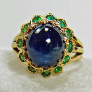 9.00 Carat Cabochon Cut Blue Sapphire Emerald Ring 18 Karat