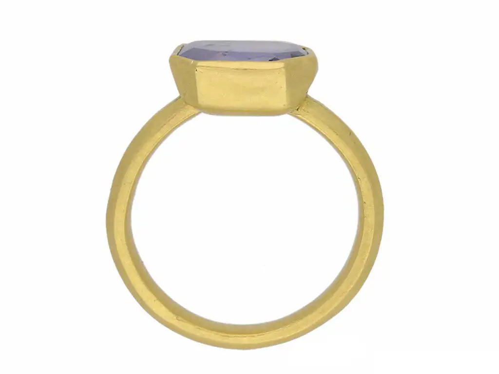 Antique-17th-century-AD-Post-Mediaeval-sapphire-gold-ring-1.webp