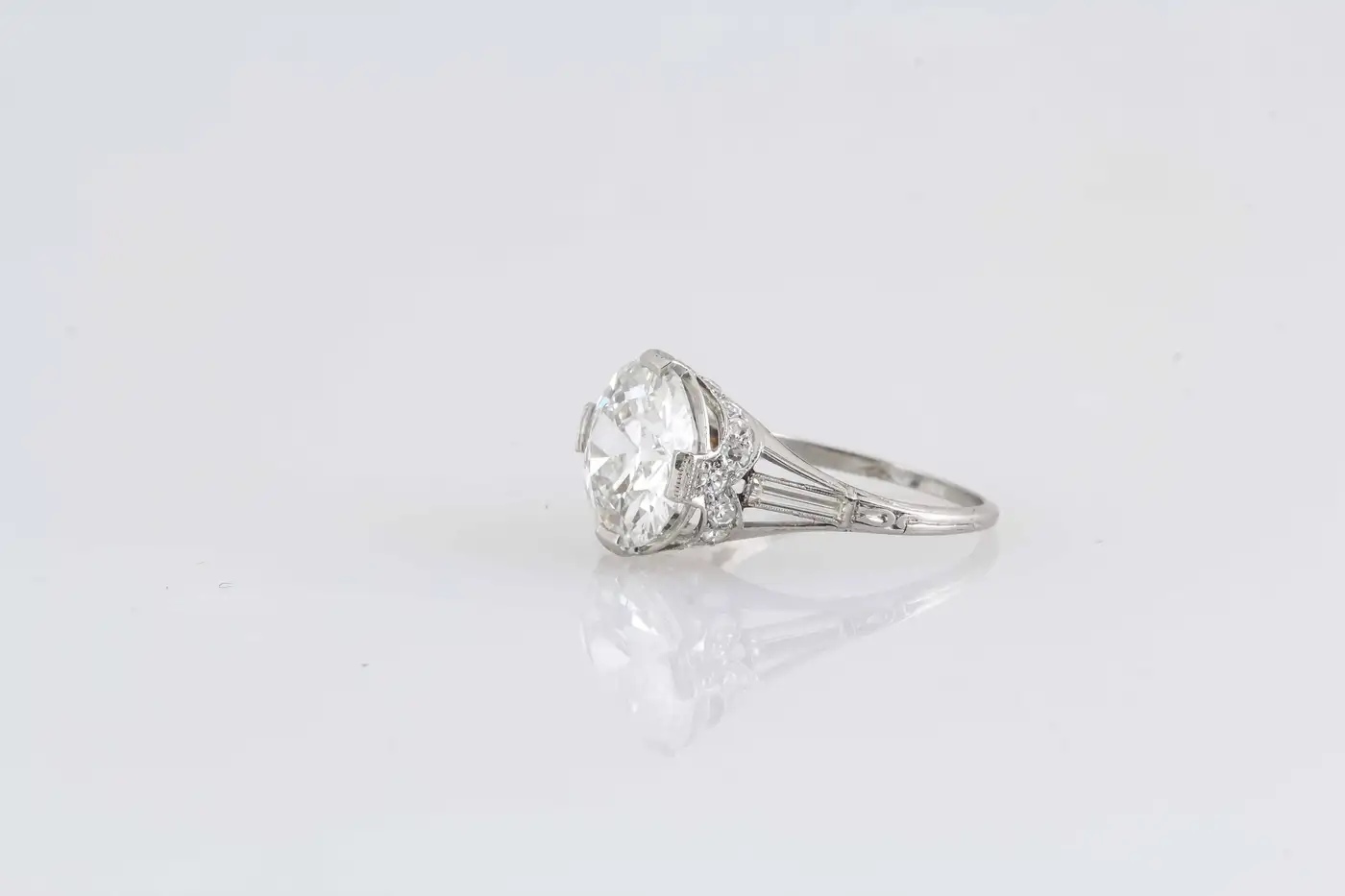 Art-Deco-4.06-Carat-Old-European-Cut-Diamond-Engagement-Ring-2.webp
