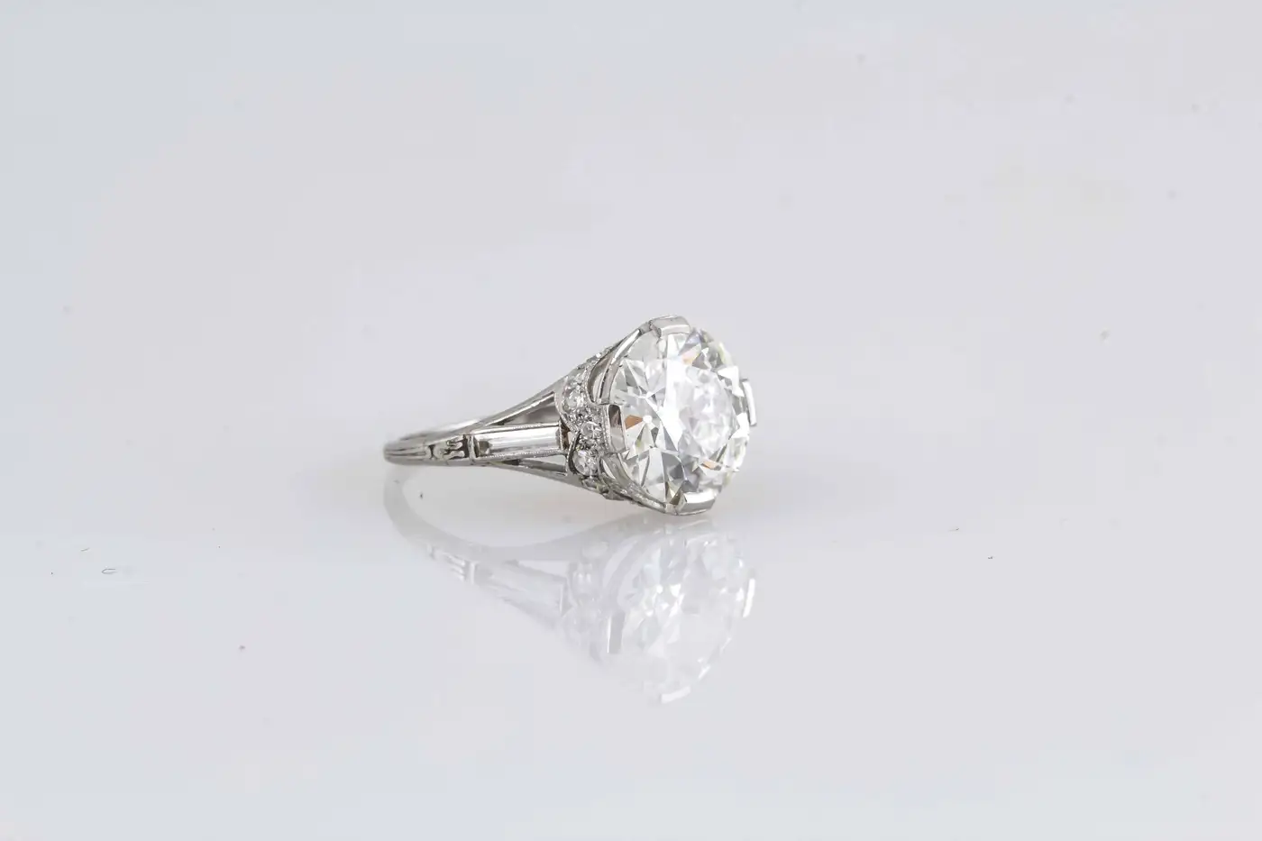 Art-Deco-4.06-Carat-Old-European-Cut-Diamond-Engagement-Ring-5.webp