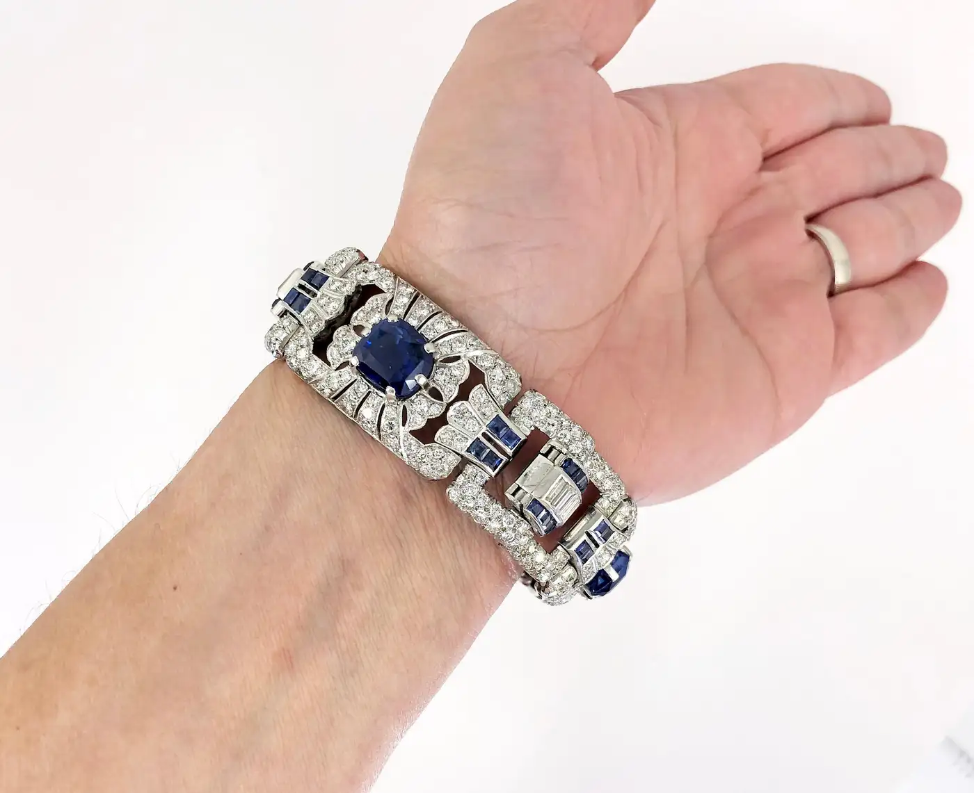 Art-Deco-Diamond-Sapphire-Platinum-Bracelet-4.webp