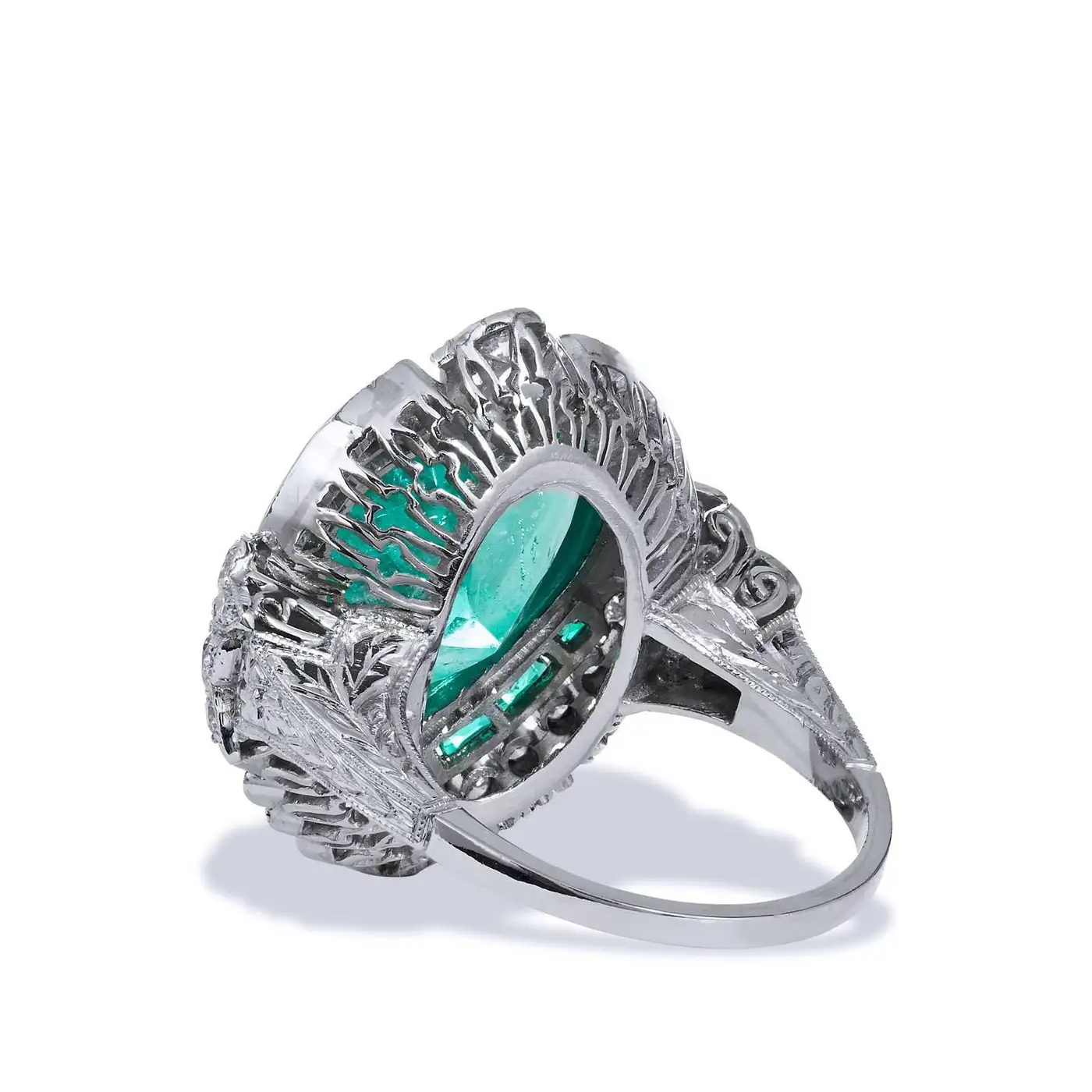 Art-Deco-Inspired-5.87-Carat-Heart-Shaped-Colombian-Emerald-Diamond-Plat-Ring-7-2.webp