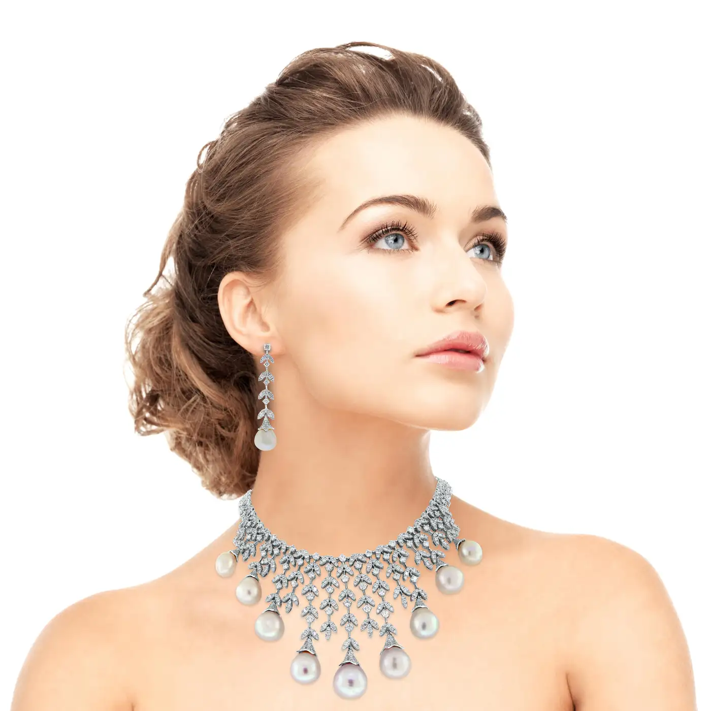 Beauvince-Diamond-and-South-Sea-Pearls-Necklace-and-Earrings-Suite-in-White-Gold-9.webp