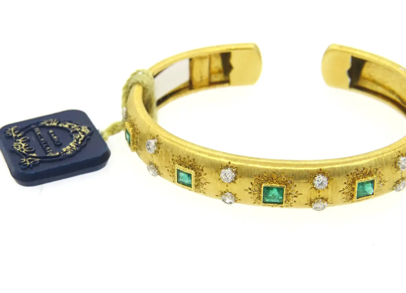 Buccellati-Emerald-Diamond-Gold-Cuff-Bracelet-2.webp