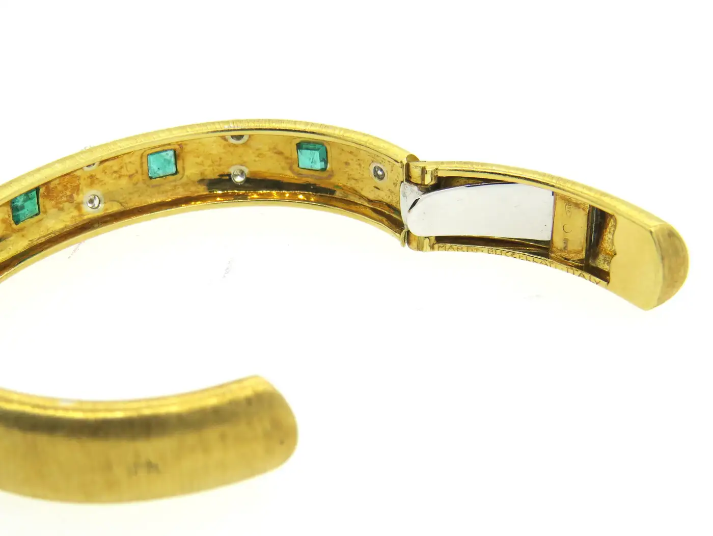 Buccellati-Emerald-Diamond-Gold-Cuff-Bracelet-5.webp