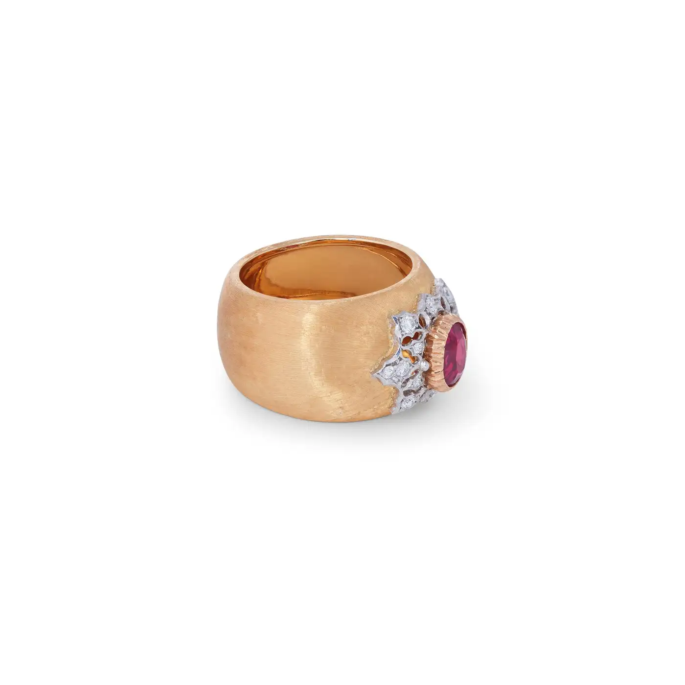 Buccellati-Ruby-and-Diamond-Premium-Band-Ring-4.webp