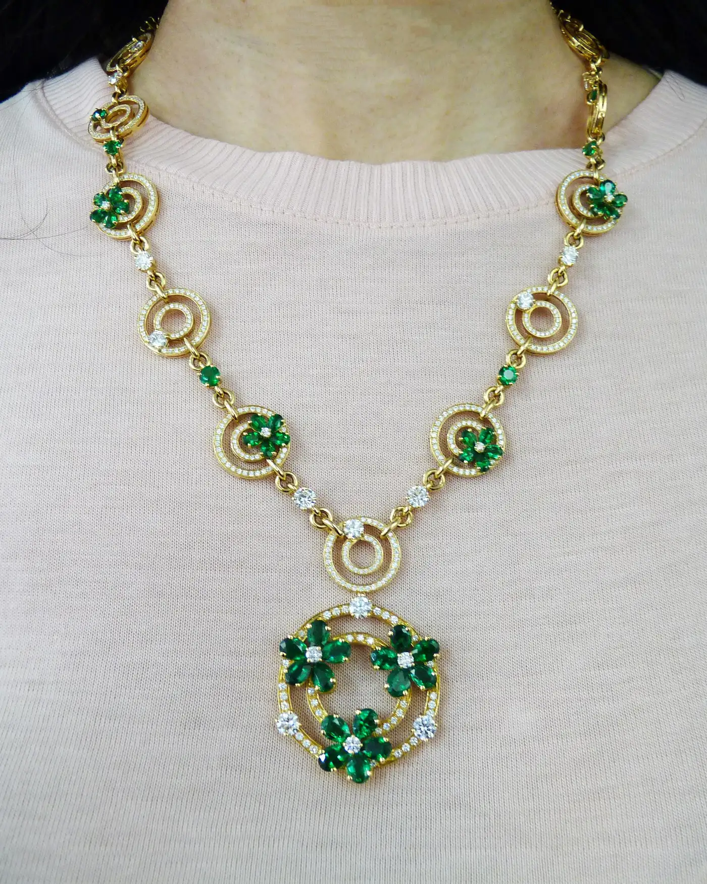 Bulgari-Contemporary-Diamond-Emerald-Parure-Suite-4.webp