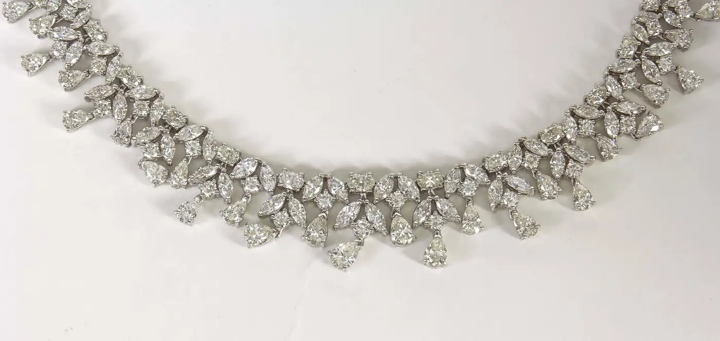 Buy-Elegant-46-Carat-Diamonds-Necklace-2.webp