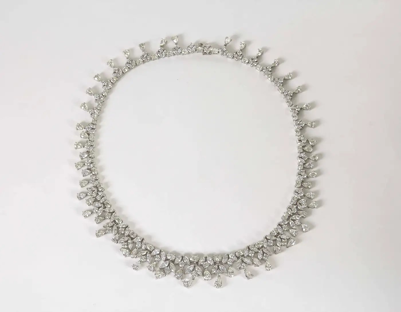 Buy-Elegant-46-Carat-Diamonds-Necklace-3.webp