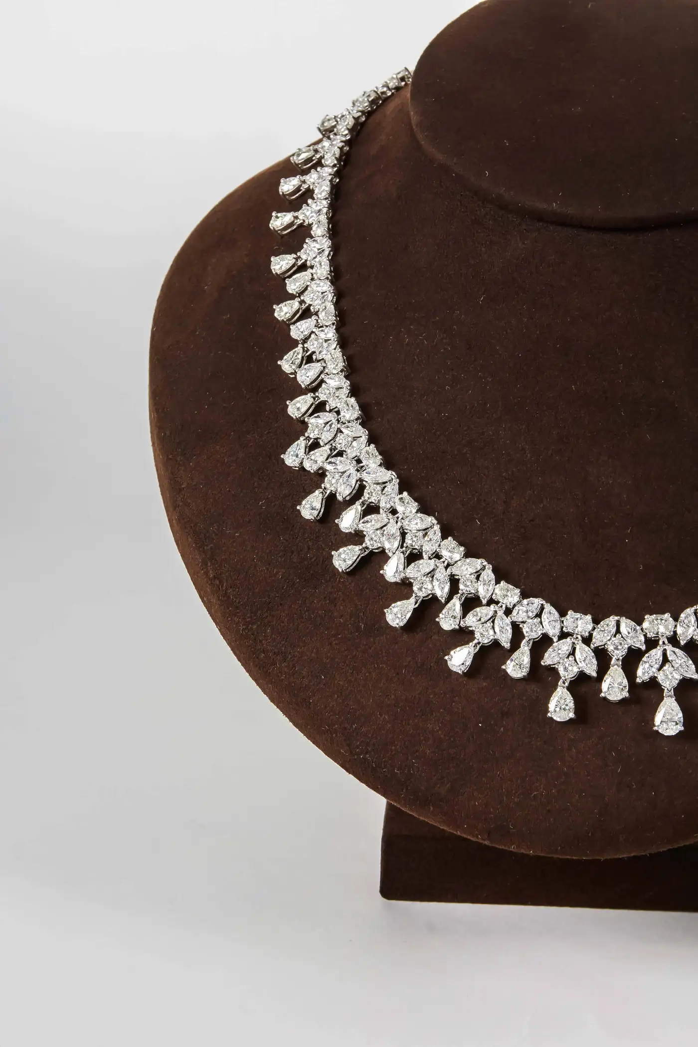 Buy-Elegant-46-Carat-Diamonds-Necklace-6.webp
