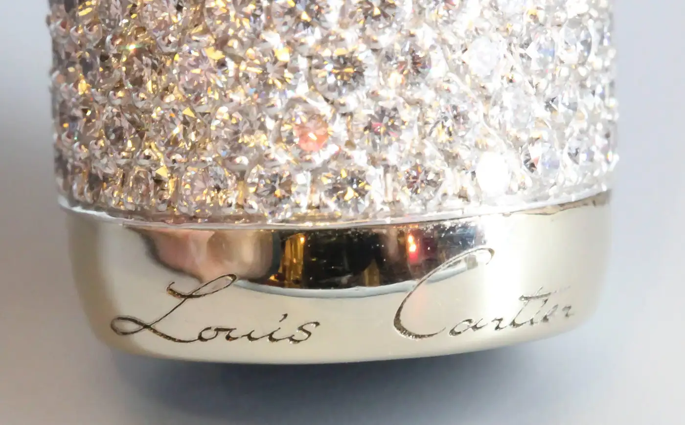 Cartier-Diamond-Gold-Limited-Edition-Fountain-Pen-3.webp