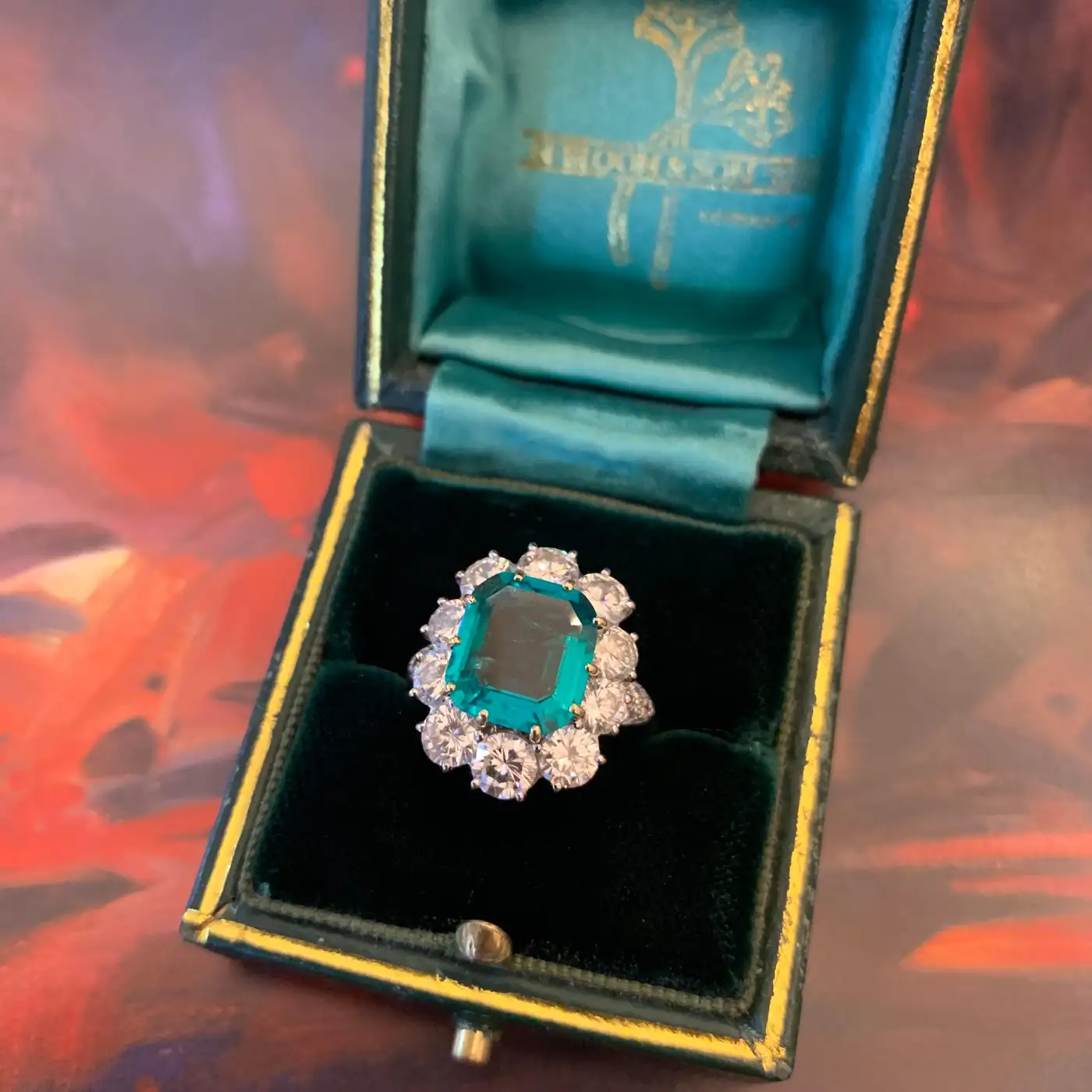 Colombian-Emerald-and-Diamond-Ring-American-circa-1980-Van-Cleef-Arpels-2.webp