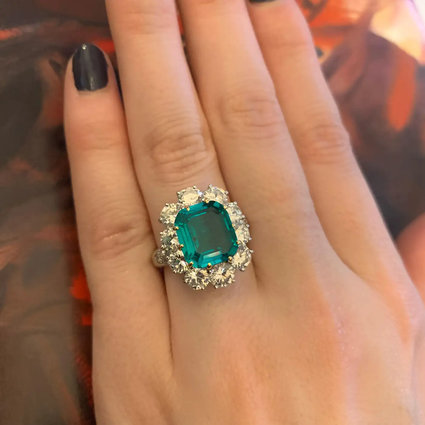 Colombian-Emerald-and-Diamond-Ring-American-circa-1980-Van-Cleef-Arpels-3.webp