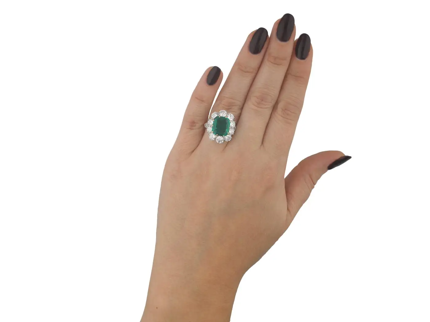 Colombian-Emerald-and-Diamond-Ring-American-circa-1980-Van-Cleef-Arpels-6.webp