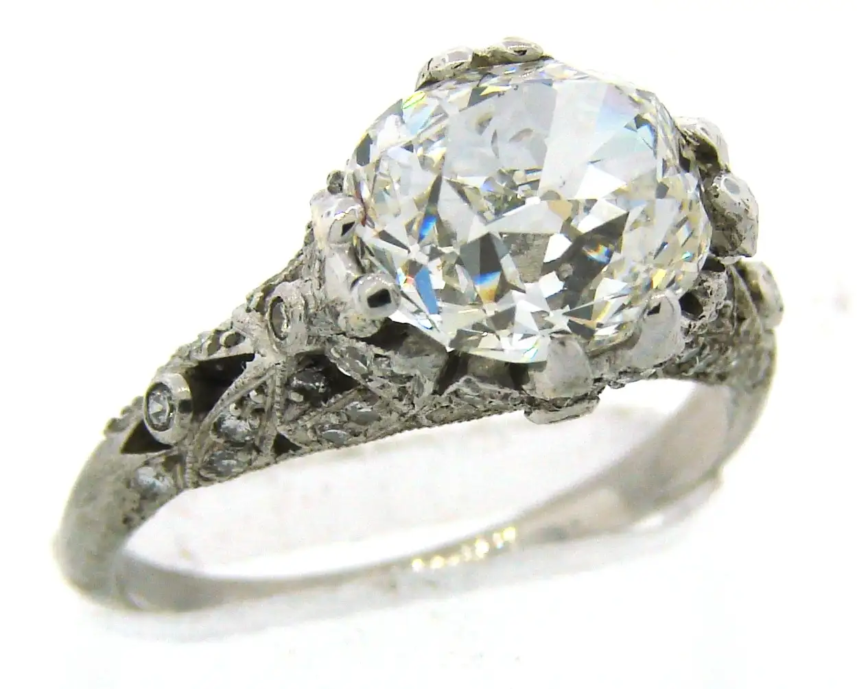 Cushion-Cut-Diamond-Platinum-Ring-Art-Deco-circa-1920s-3.02-carat-GIA-G-SI1-8.webp