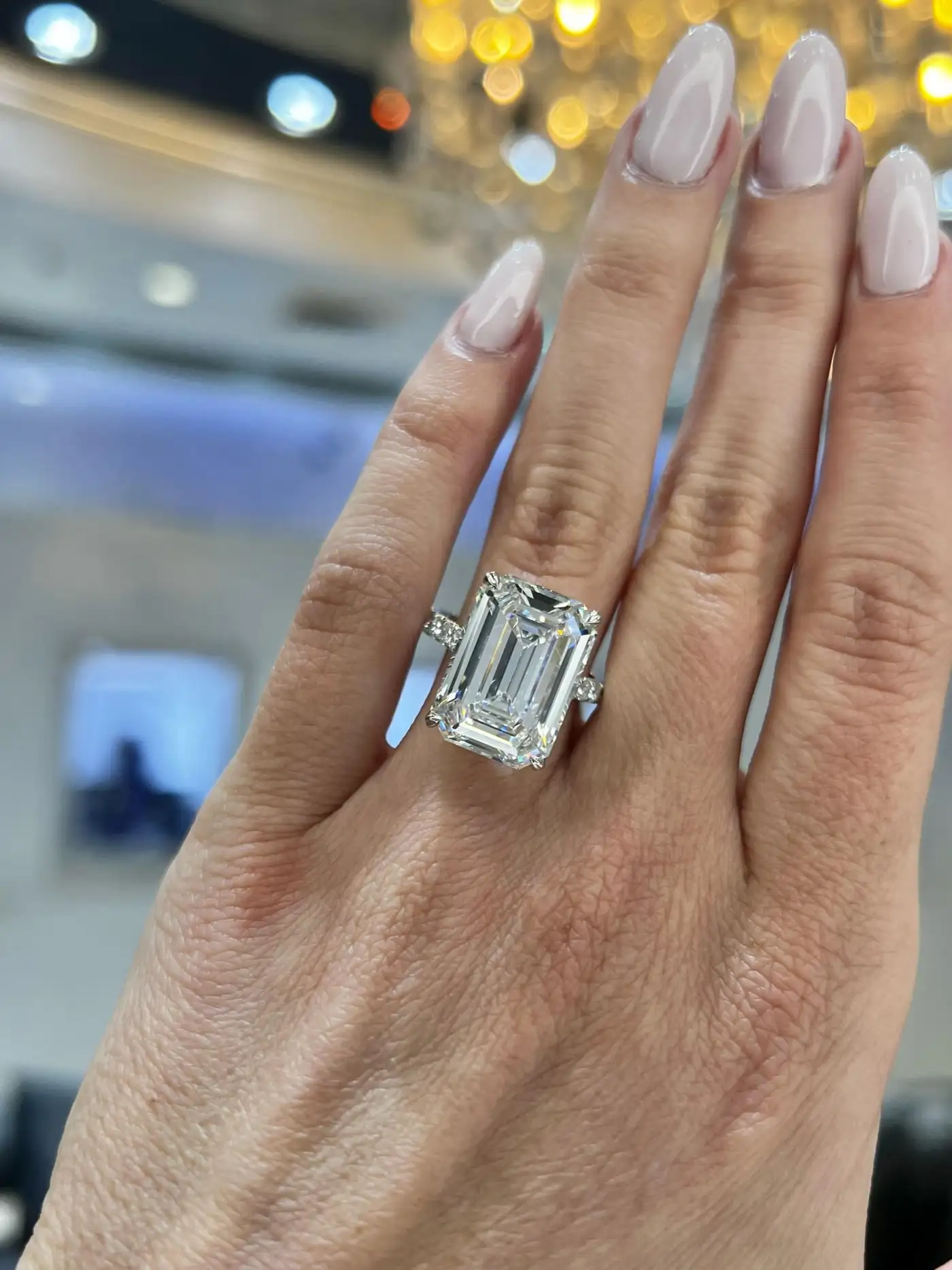 David-Rosenberg-10.41-Carat-Emerald-Cut-F-VVS2-GIA-Diamond-Engagement-Ring-2.webp