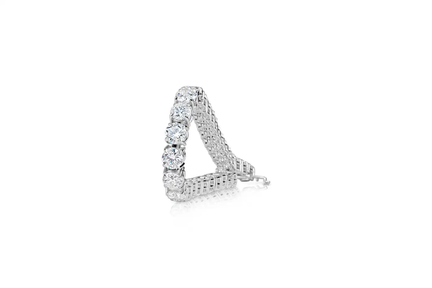 Diamond-Platinum-Brilliant-Tennis-Bracelet-28.80-Carat-3.webp