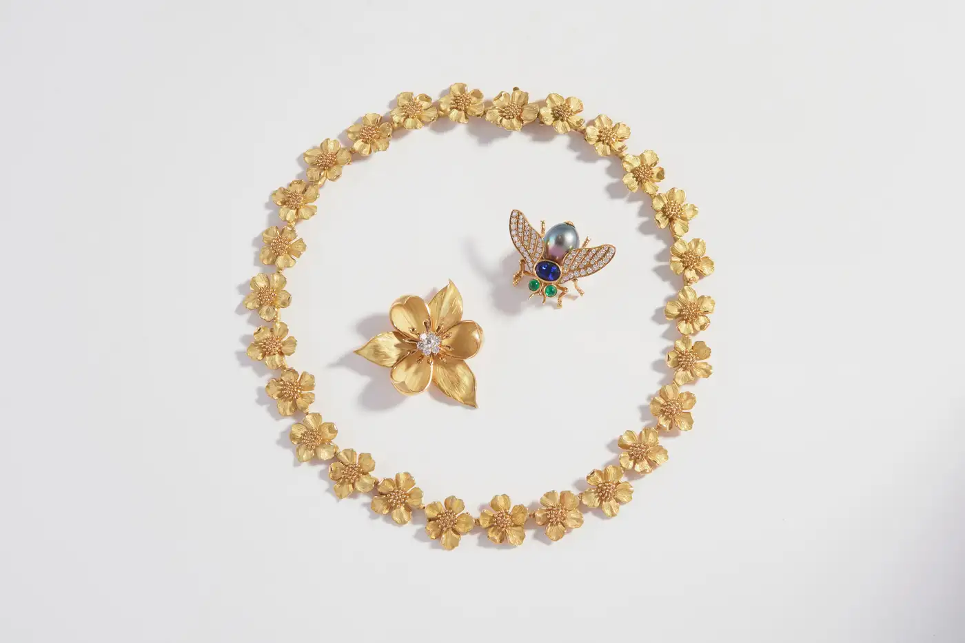 Dogwood-Flower-Gold-and-Diamond-Brooch-Tiffany-Co-2.webp