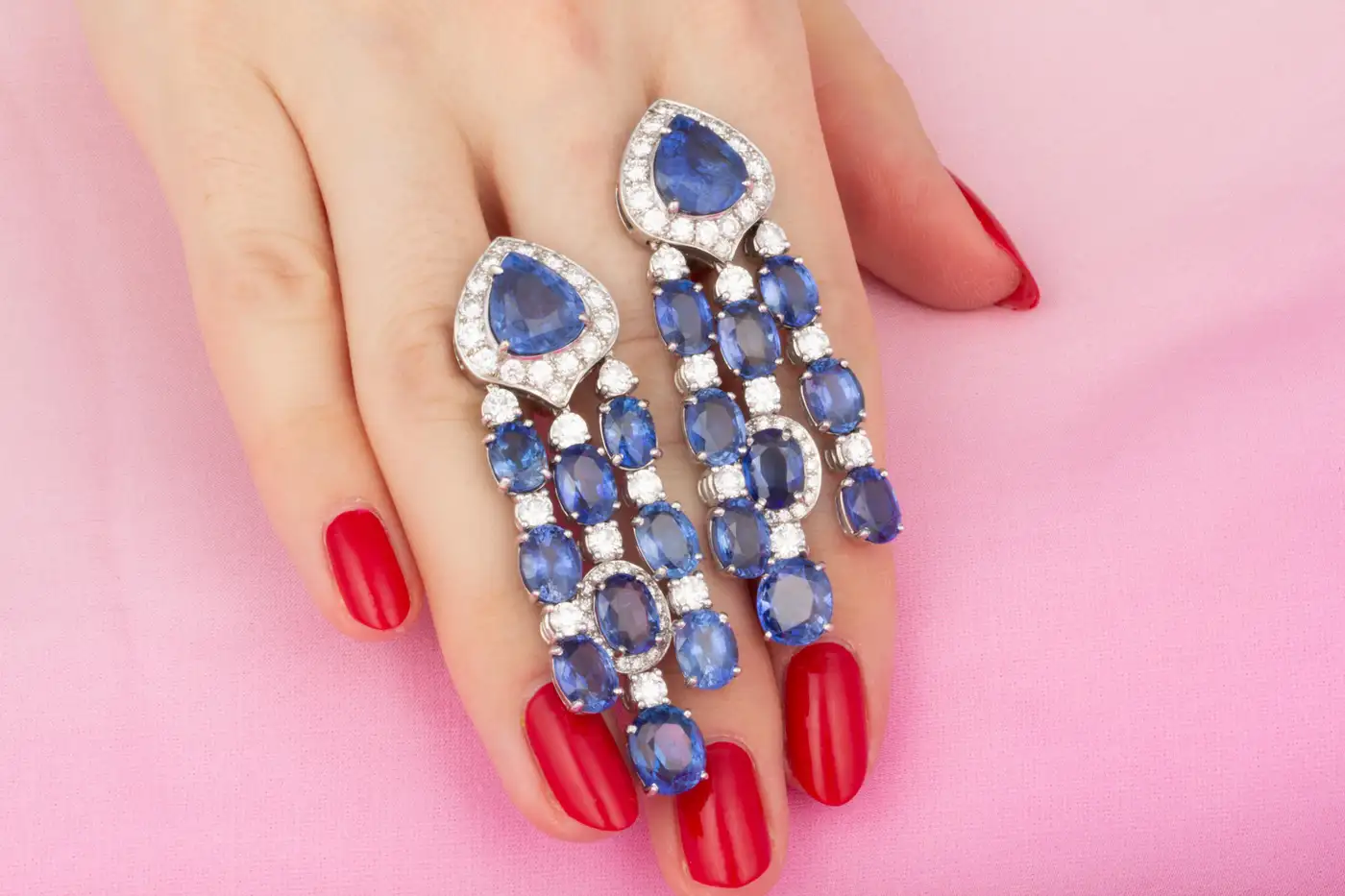 Ella-Gafter-Blue-Sapphire-Diamond-Necklace-Earrings-5.webp