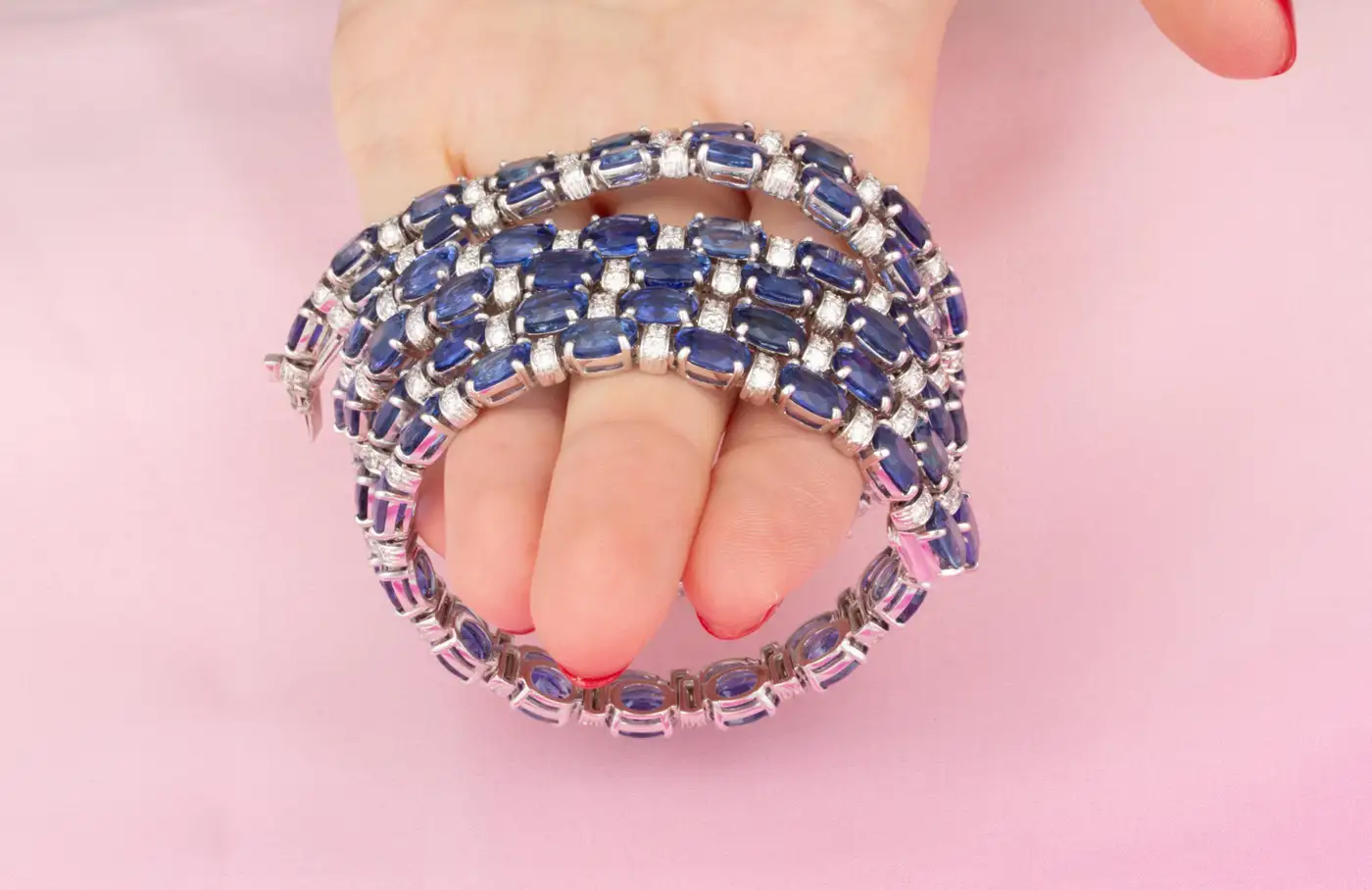 Ella-Gafter-Blue-Sapphire-Diamond-Necklace-Earrings-8.webp