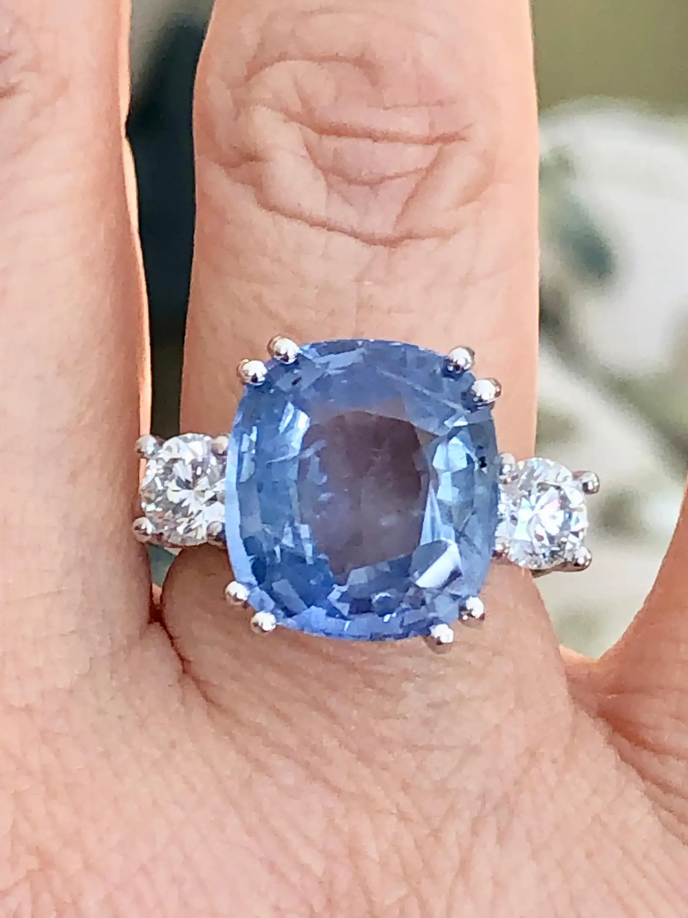 Emeralds-Maravellous-13.10-Carat-Unheated-Ceylon-Blue-Sapphire-Diamond-Ring-6.webp