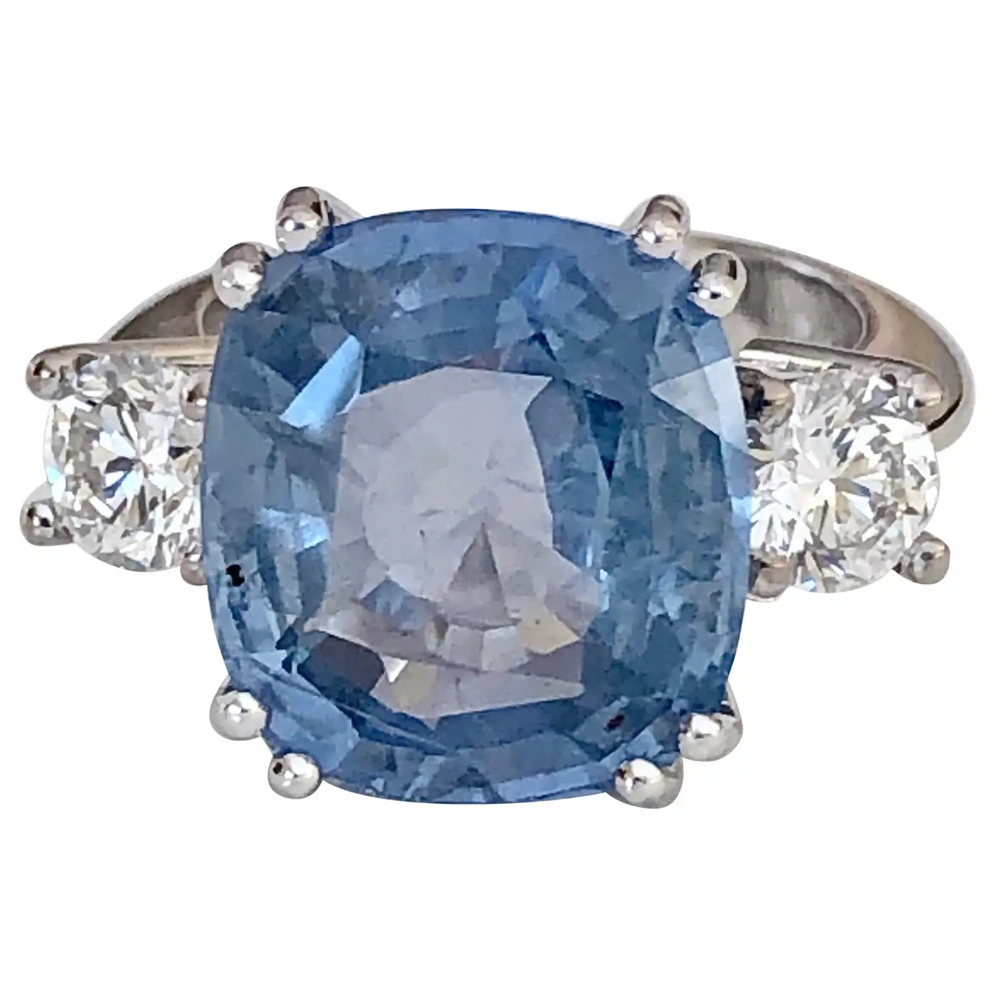 Emeralds-Maravellous-13.10-Carat-Unheated-Ceylon-Blue-Sapphire-Diamond-Ring-7.webp