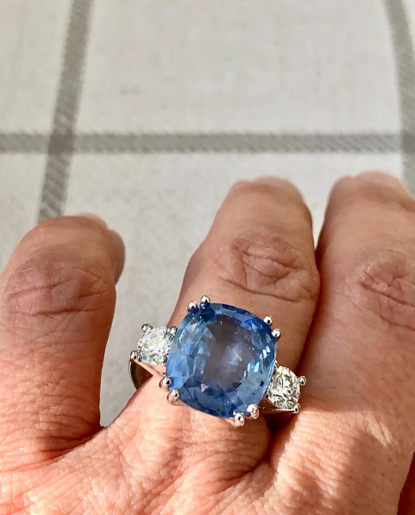 Emeralds-Maravellous-13.10-Carat-Unheated-Ceylon-Blue-Sapphire-Diamond-Ring-8.webp