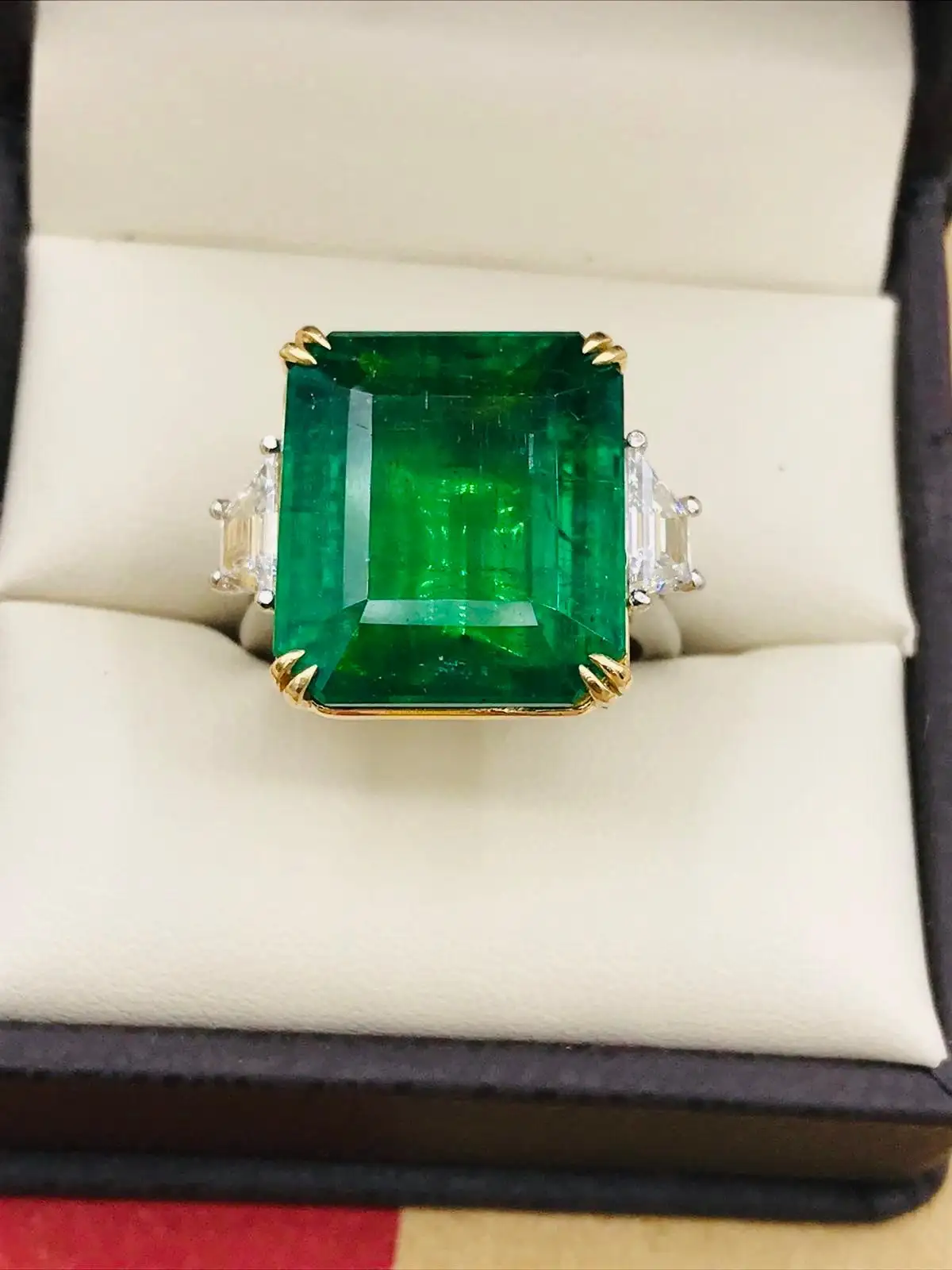Emilio-Jewellery-Certified-Vivid-Green-17.08-Carat-Emerald-Diamond-Ring-11.webp
