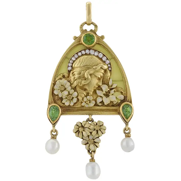 French-Art-Nouveau-Peridot-Diamond-Gold-and-Plique-a-Jour-Juliet-Pendant-1-1.webp