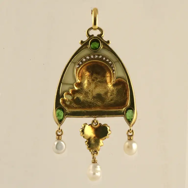 French-Art-Nouveau-Peridot-Diamond-Gold-and-Plique-a-Jour-Juliet-Pendant-4.webp