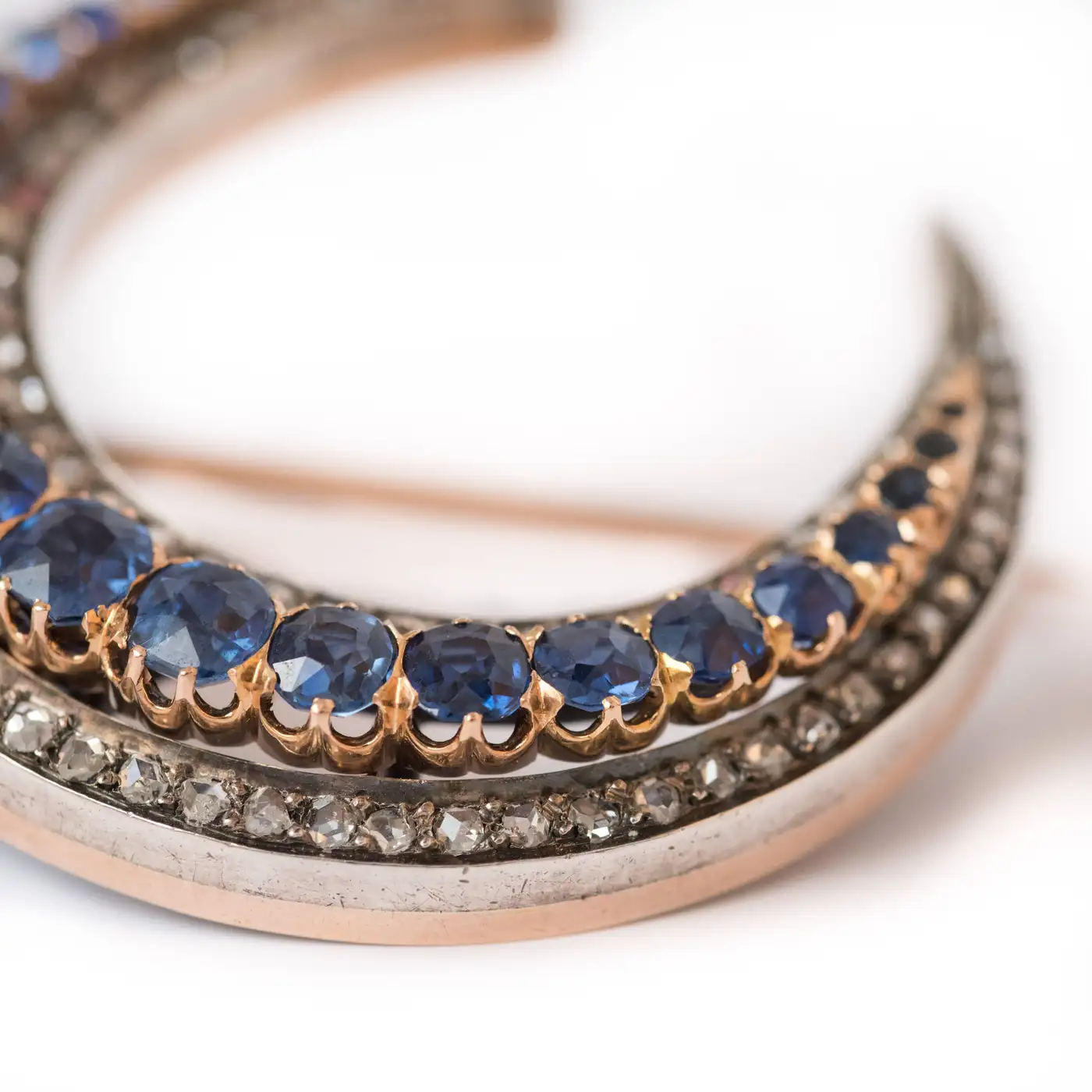 French-Napoleon-3-Antique-Crescent-Moon-Sapphire-Diamond-Brooch-11.webp