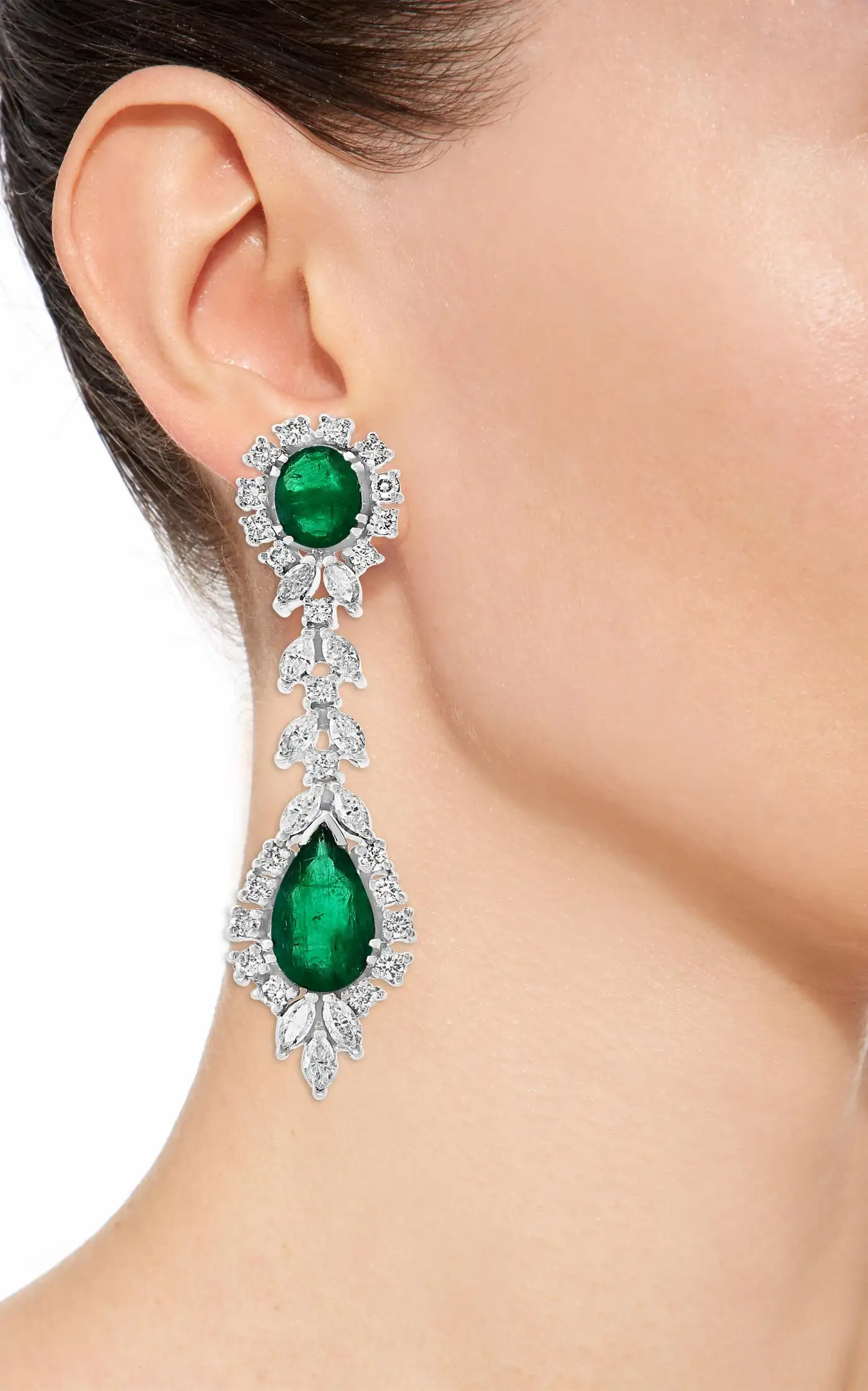 GIA-Certified-65-Ct-Emerald-and-Diamond-Necklace-and-Earring-Bridal-Suite-12.webp