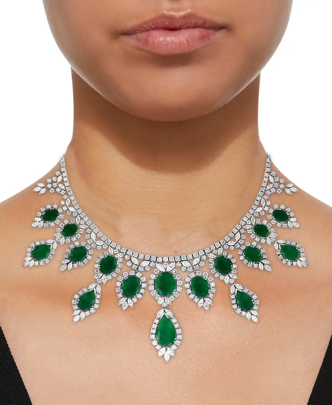 GIA-Certified-65-Ct-Emerald-and-Diamond-Necklace-and-Earring-Bridal-Suite-13.webp