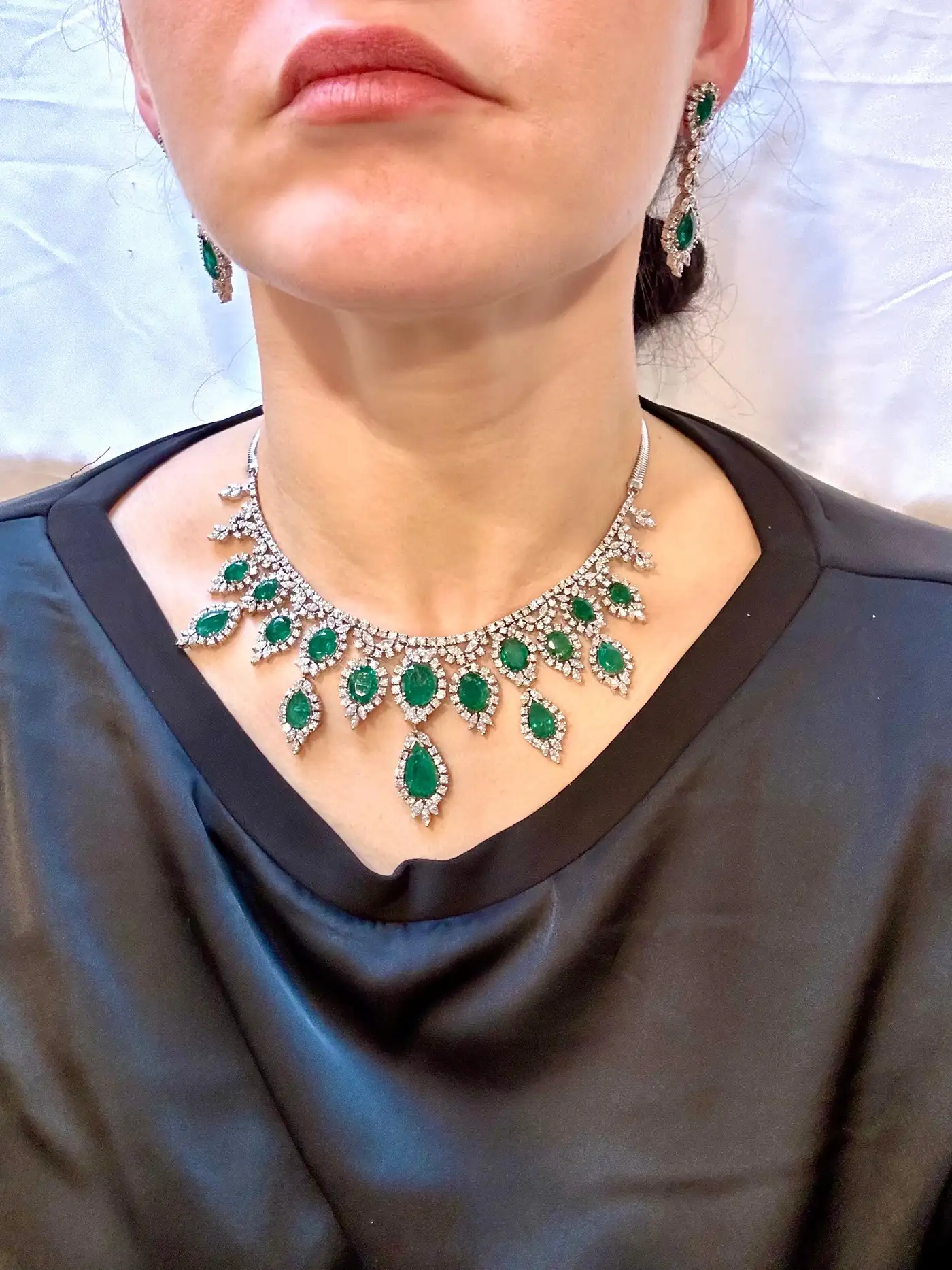 GIA-Certified-65-Ct-Emerald-and-Diamond-Necklace-and-Earring-Bridal-Suite-2.webp