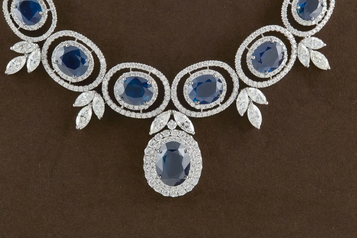 Grand-Sapphire-Diamond-white-gold-Necklace-3.webp
